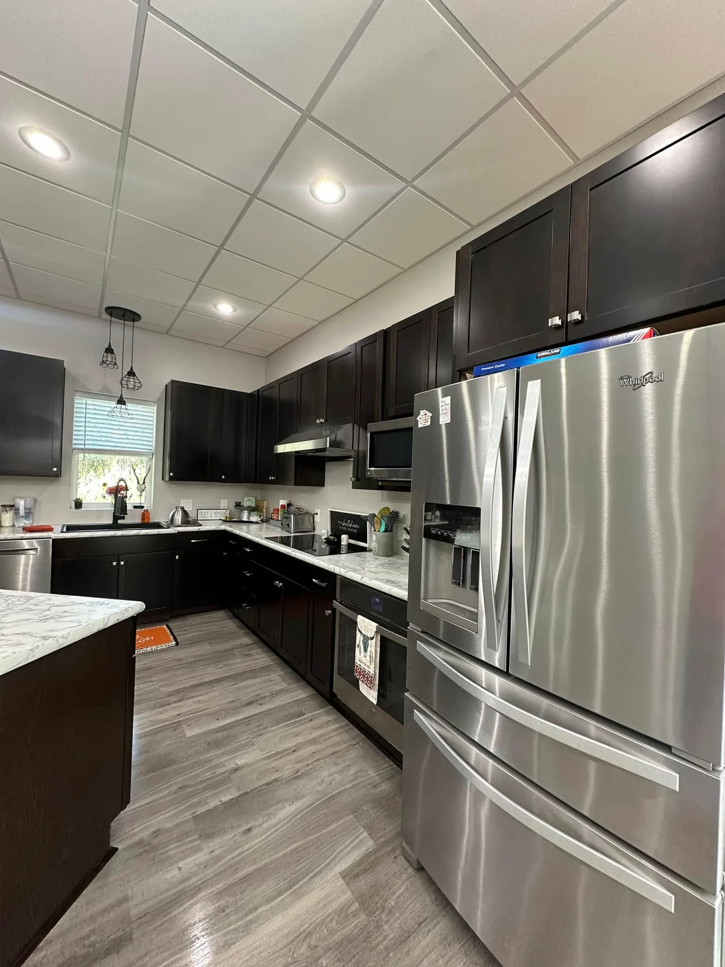 Polished kitchen surfaces by Tidy KC