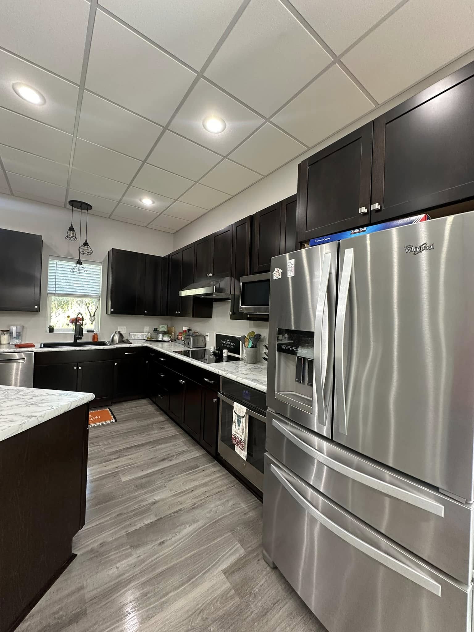 Polished kitchen surfaces by Tidy KC